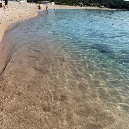 מלון דירות Paduledda איזולה רוסה